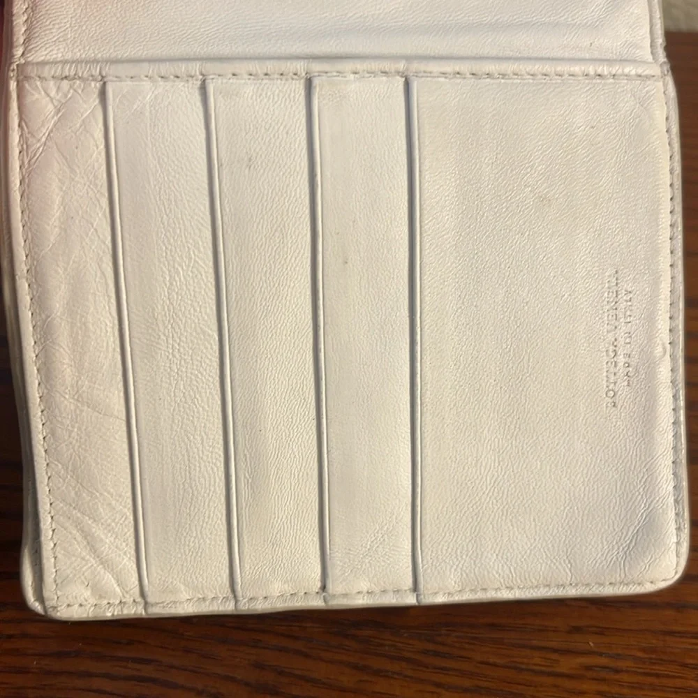 Bottega Veneta Authentic White bifold wallet